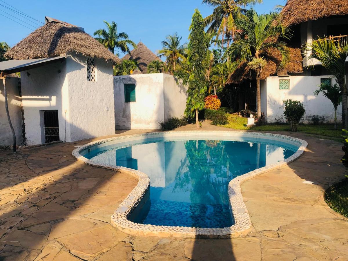 Miwa Holiday Resort Diani Beach Exterior photo
