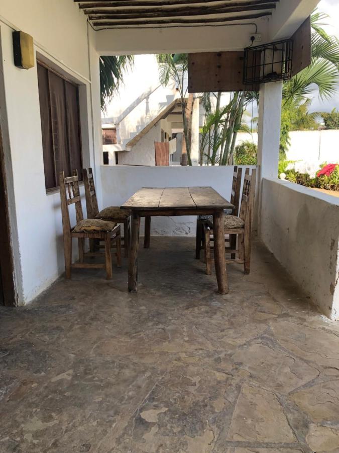 Miwa Holiday Resort Diani Beach Exterior photo
