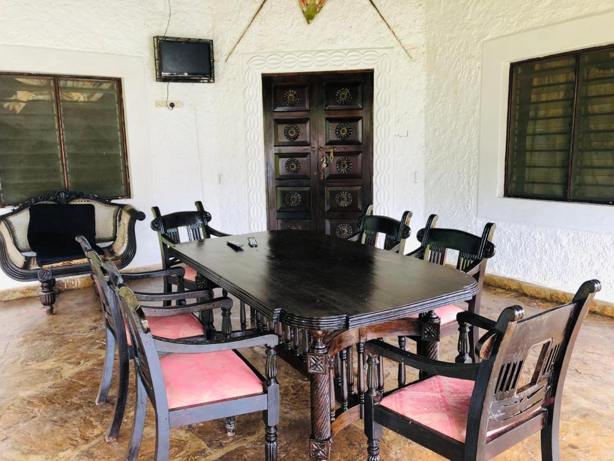 Miwa Holiday Resort Diani Beach Exterior photo