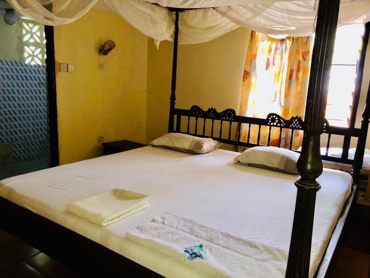Miwa Holiday Resort Diani Beach Exterior photo
