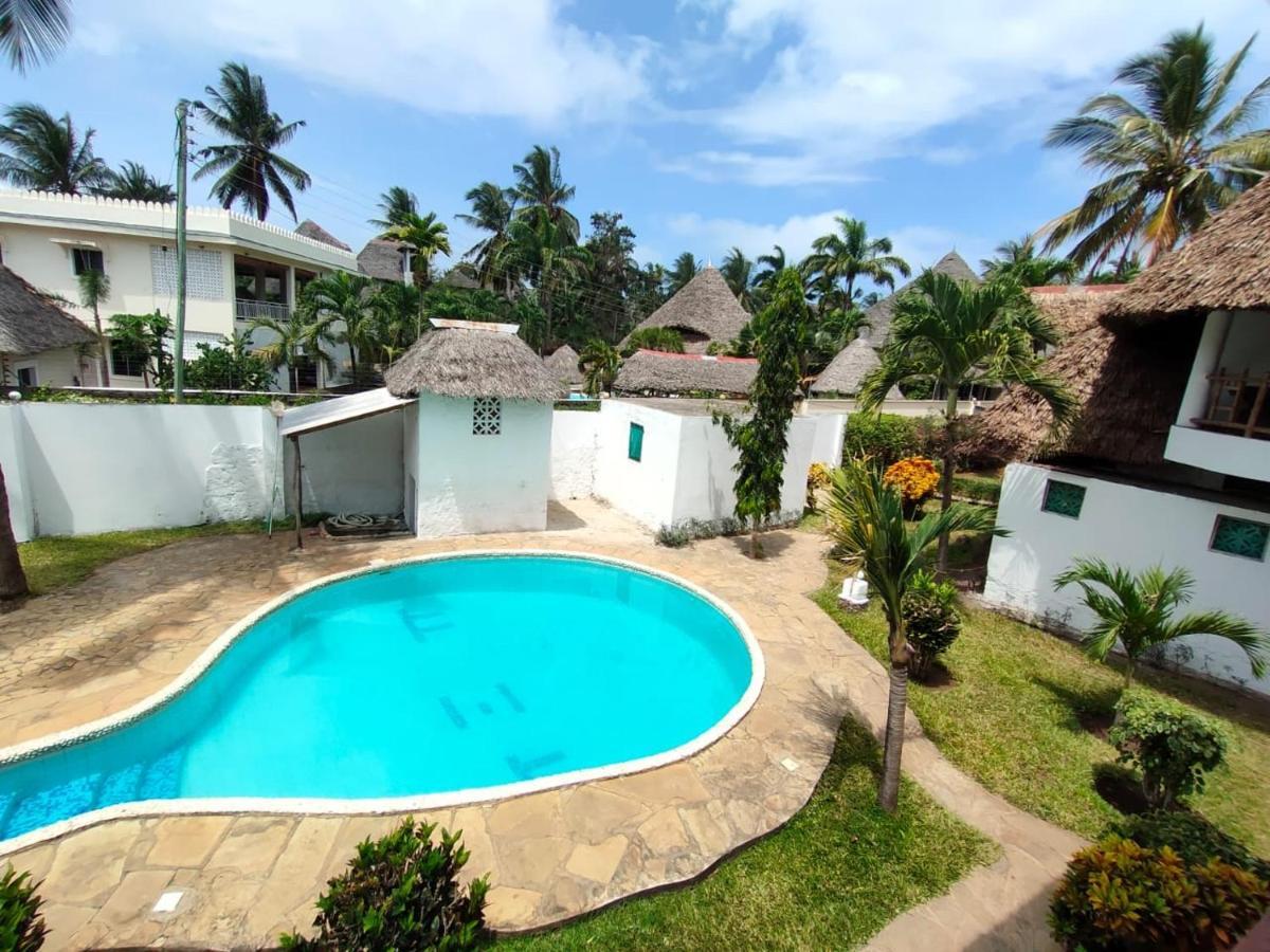 Miwa Holiday Resort Diani Beach Exterior photo